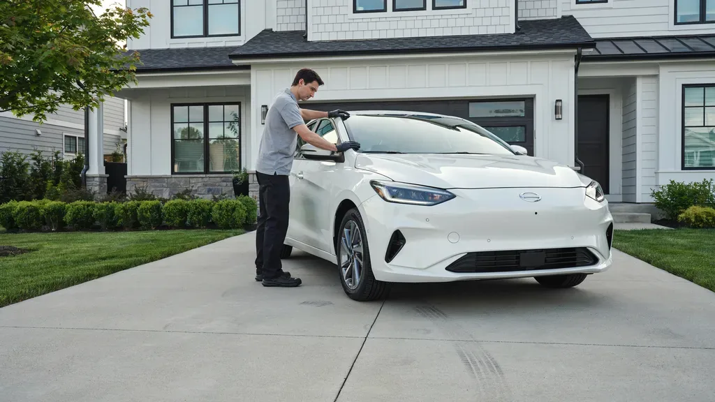 Tesla Model 3 windshield replacement Leander TX - mobile service in a driveway